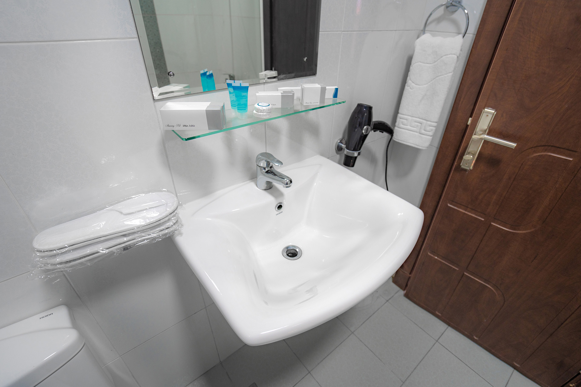 غرفة ثلاثية - 2