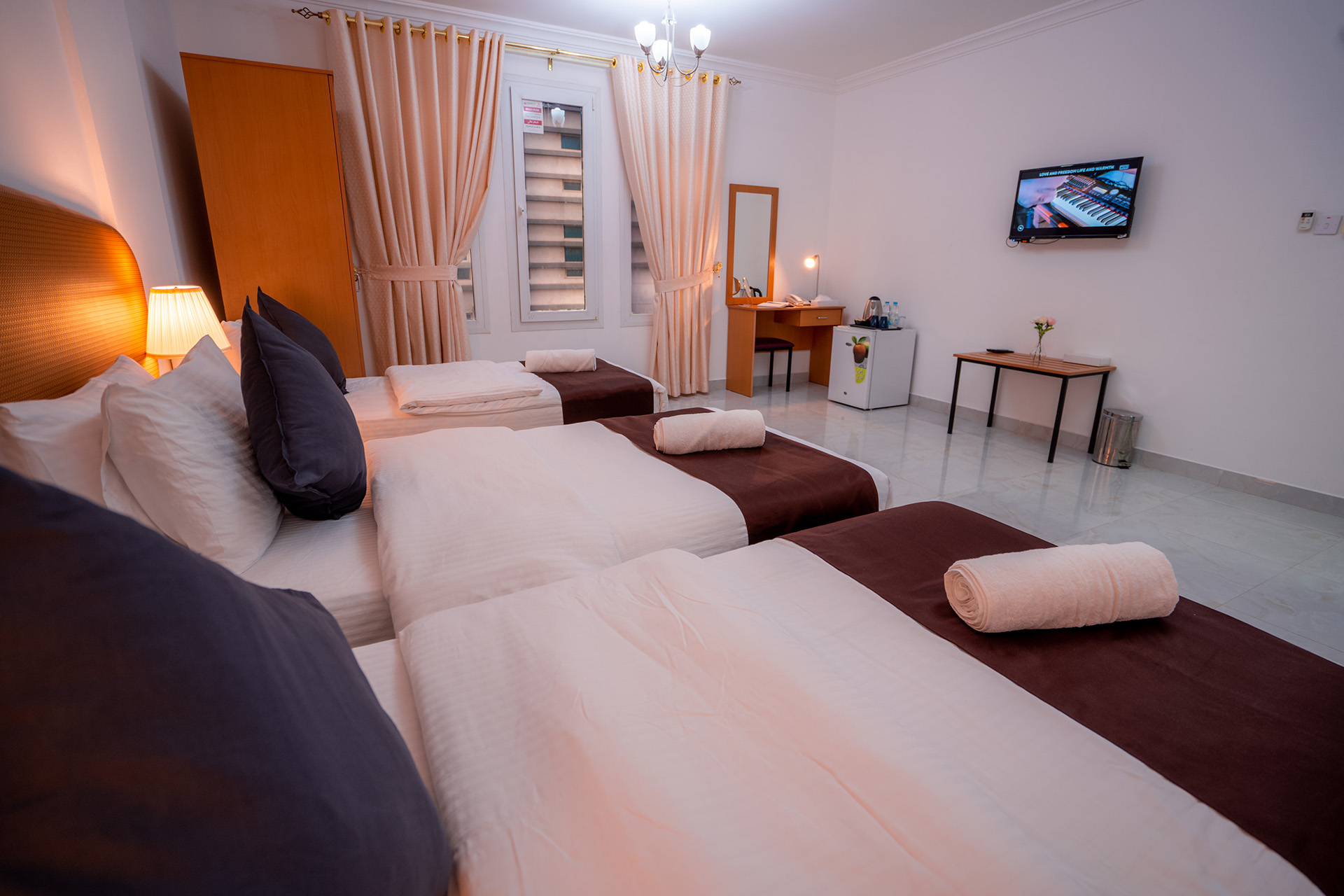 غرفة ثلاثية - 3